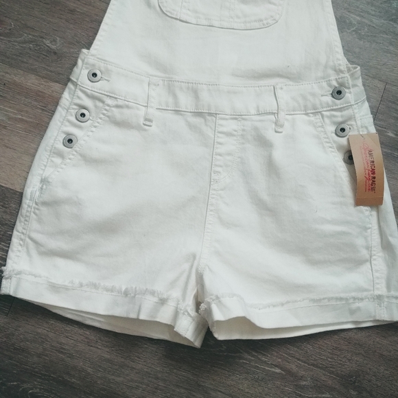 White AMERICAN RAG OVERALL JEAN SHORTS SZ 1 - Picture 3 of 9